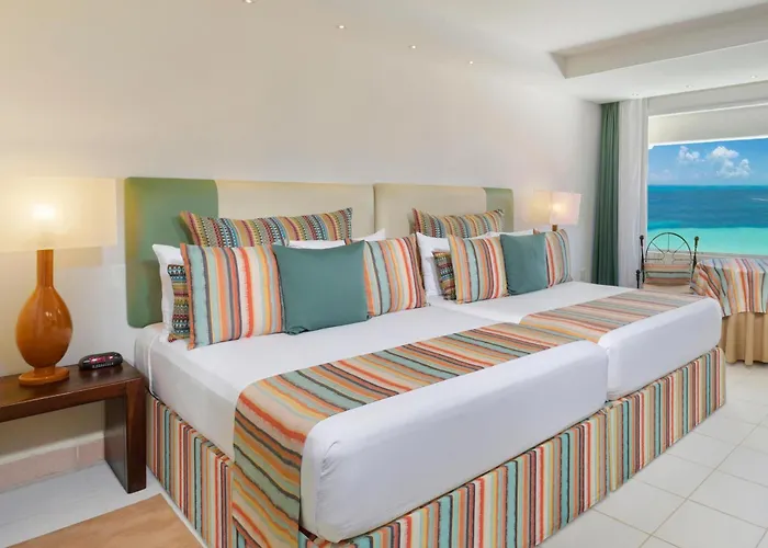 Grand Oasis Palm